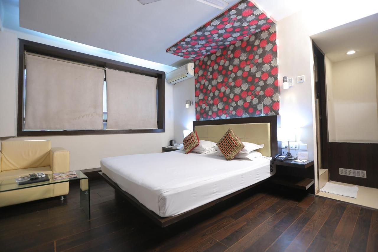 Collection O 64168 Hotel Vip International Kolkata Bagian luar foto